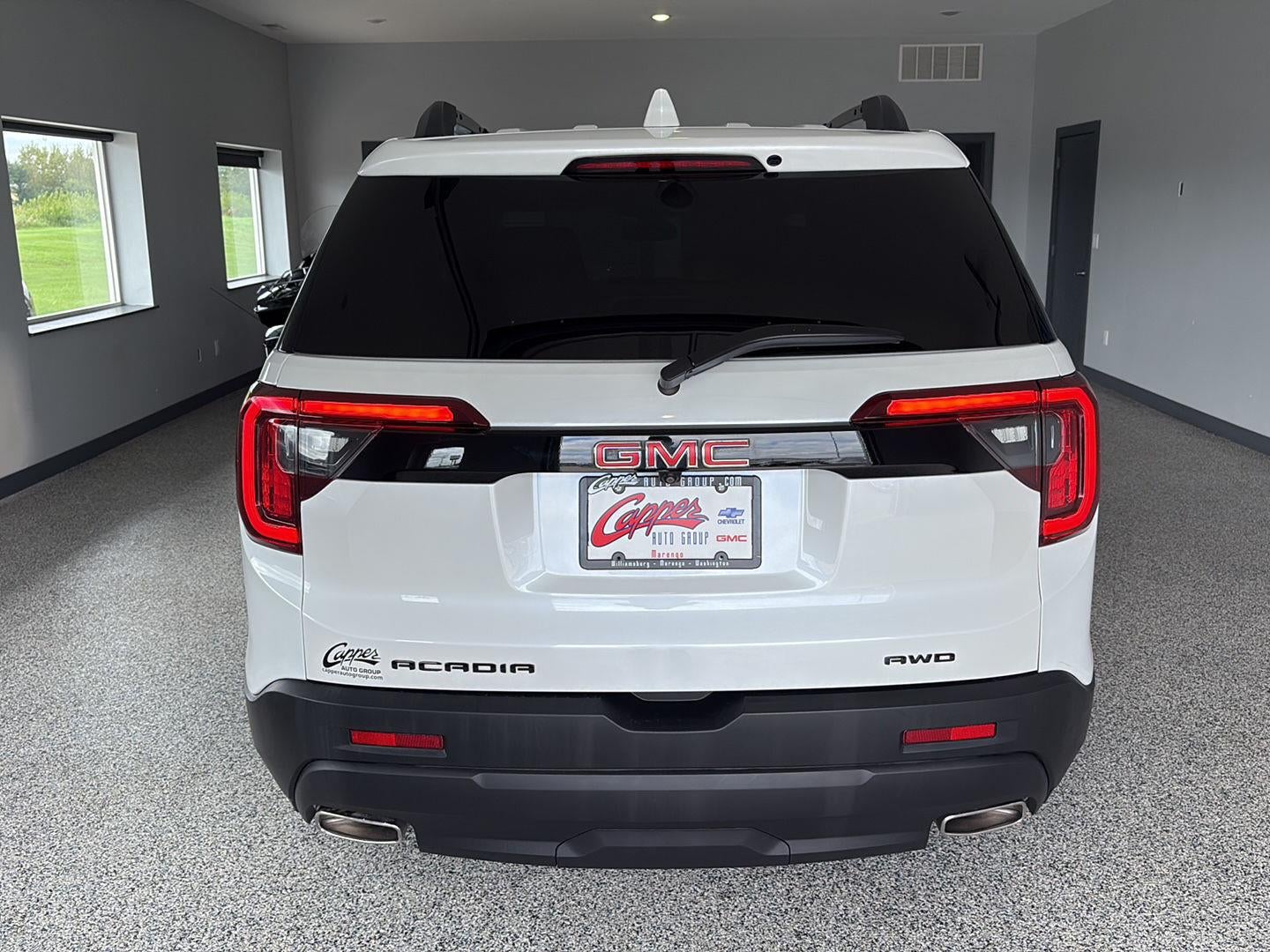 2023 GMC Acadia SLT