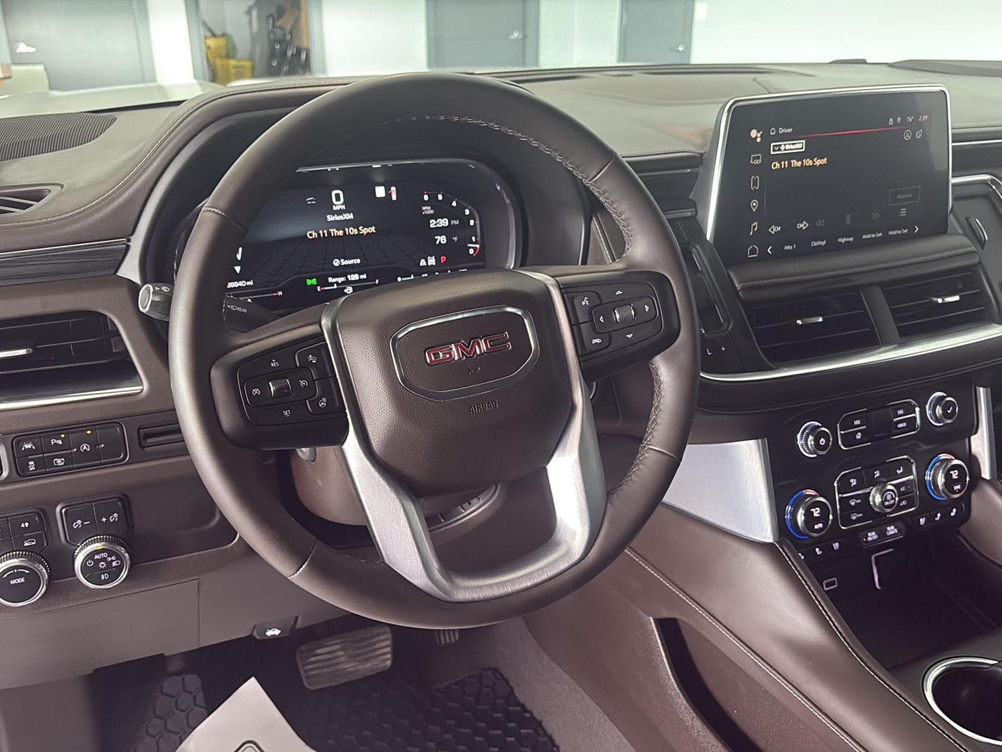 2023 GMC Yukon XL SLT