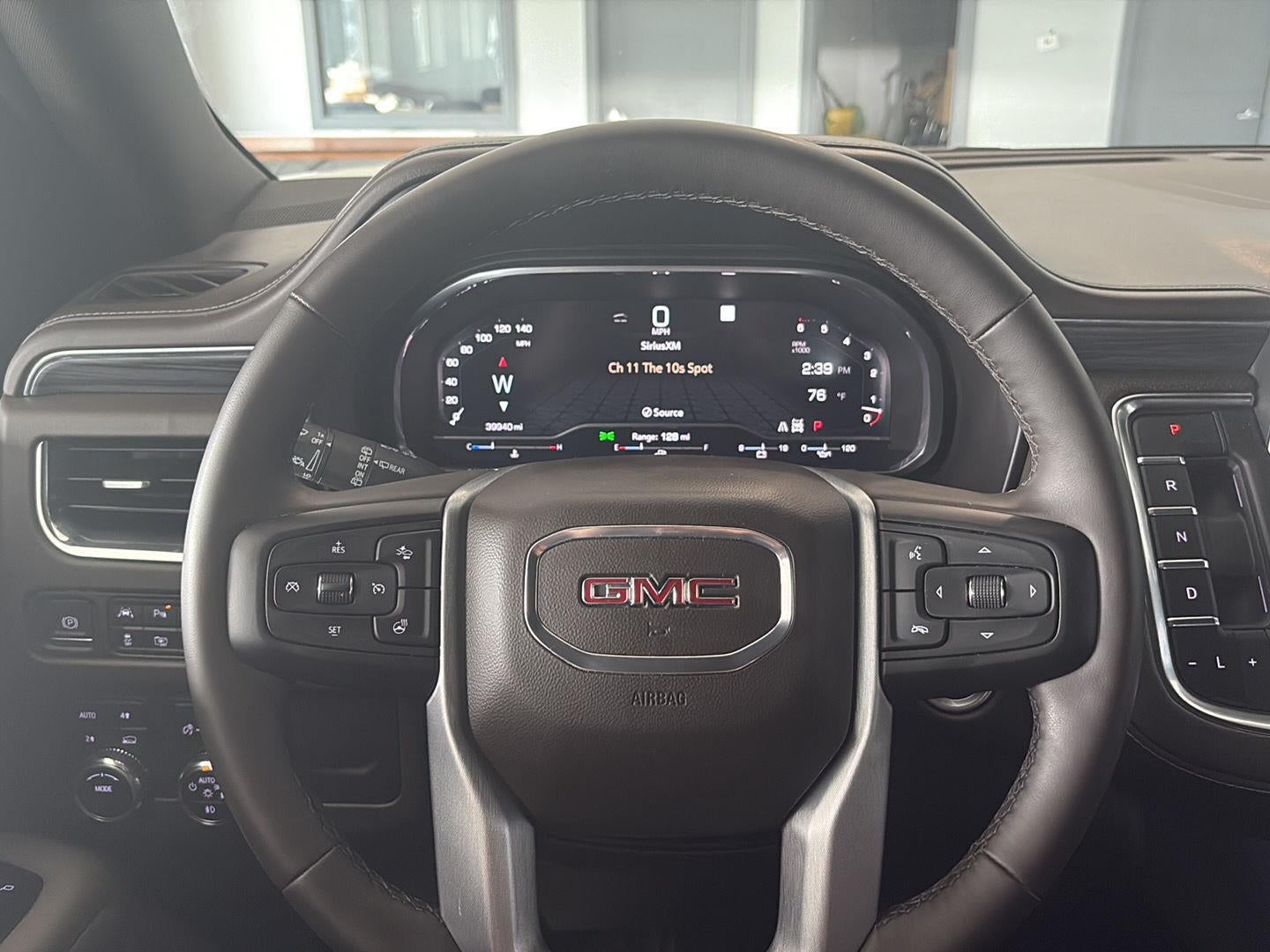 2023 GMC Yukon XL SLT