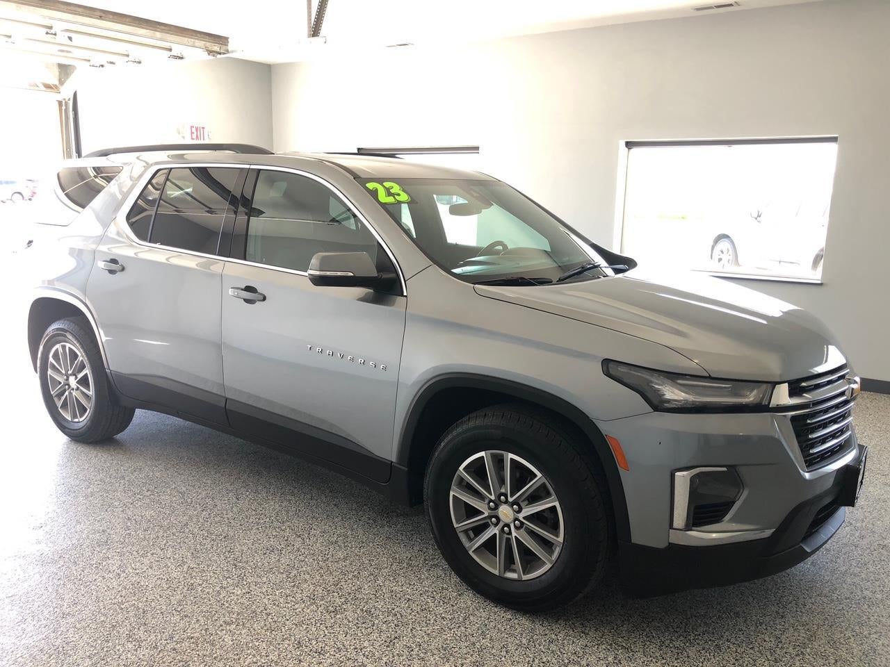 2023 Chevrolet Traverse LT Leather