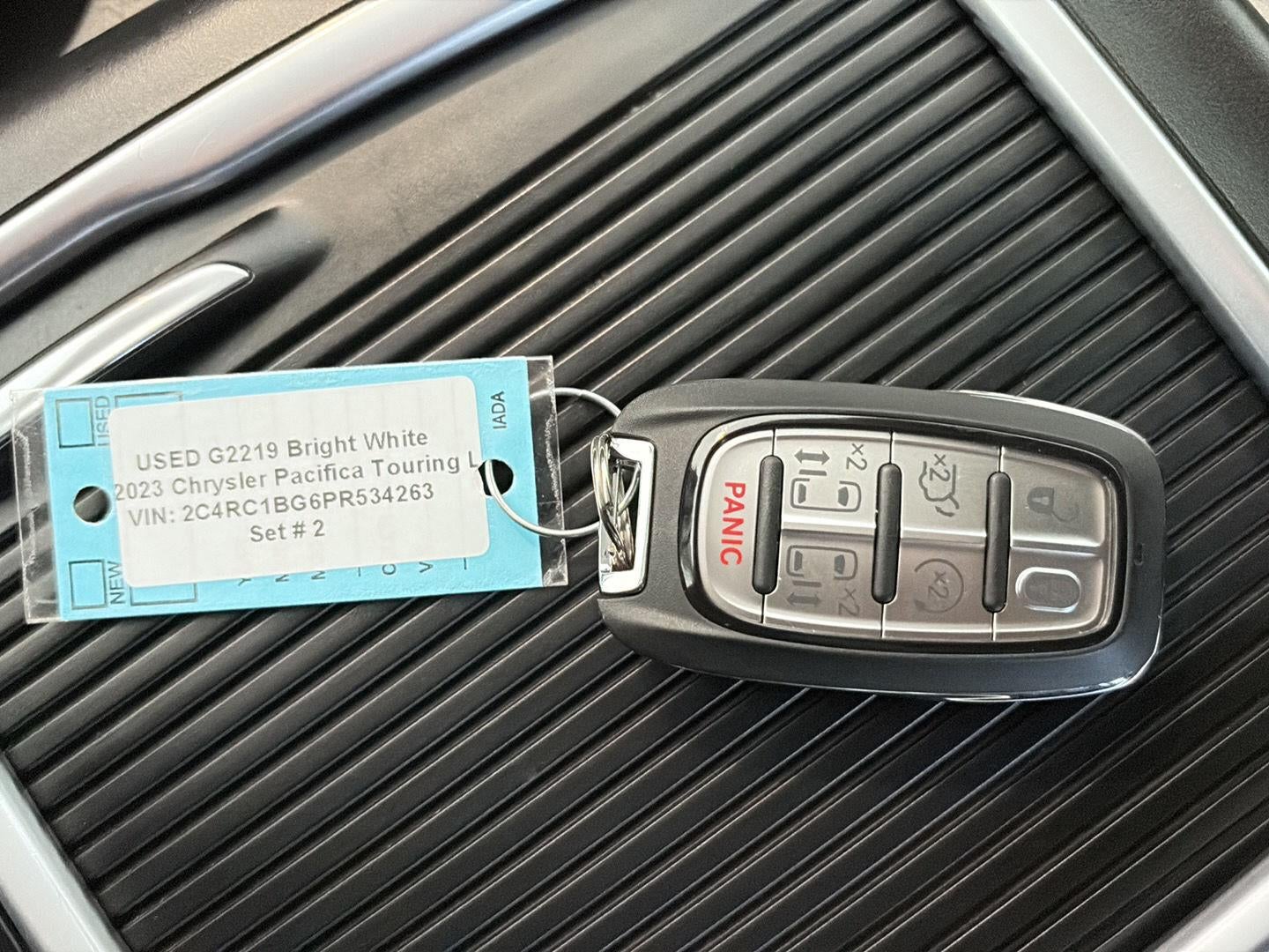 2023 Chrysler Pacifica Touring L