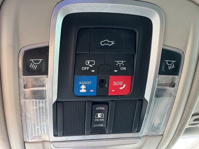 2022 RAM 1500 Laramie Crew Cab 4x4 5'7' Box