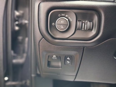 2020 RAM 1500 Laramie Crew Cab 4x4 5'7' Box