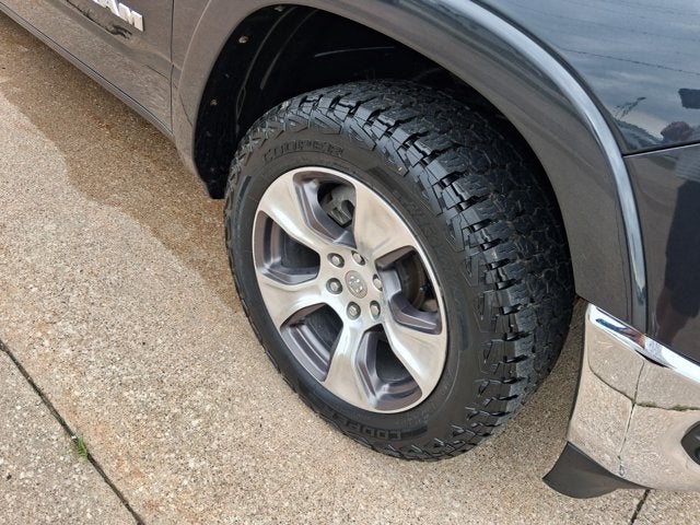 2020 RAM 1500 Laramie Crew Cab 4x4 5'7' Box
