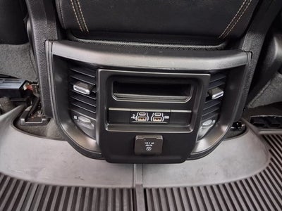 2020 RAM 1500 Laramie Crew Cab 4x4 5'7' Box