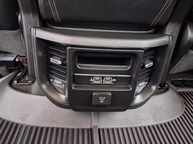 2020 RAM 1500 Laramie Crew Cab 4x4 5'7' Box