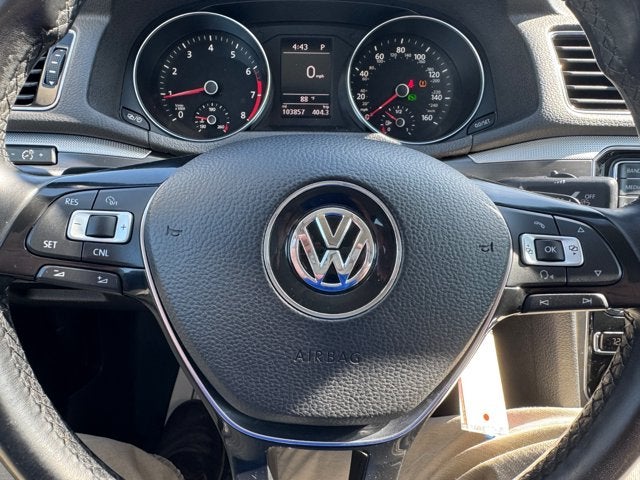 2017 Volkswagen Passat 1.8T R-Line