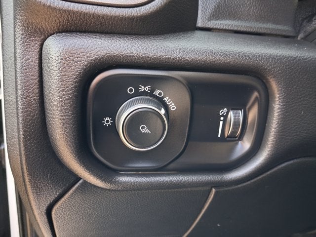 2022 RAM 2500 Tradesman Regular Cab 4x4 8' Box