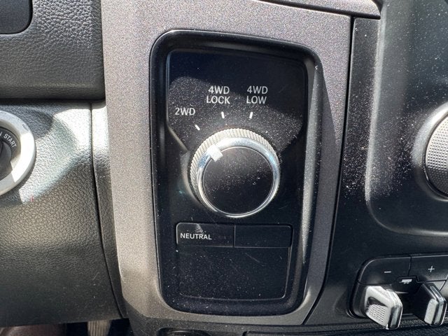 2017 RAM 2500 Tradesman Crew Cab 4x4 6'4' Box
