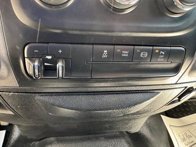 2017 RAM 2500 Tradesman Crew Cab 4x4 6'4' Box