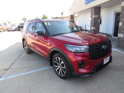 2025 Ford Explorer ST-Line