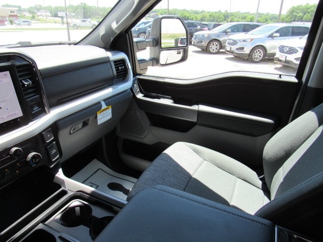 2026 Ford Super Duty F-350 SRW XLT