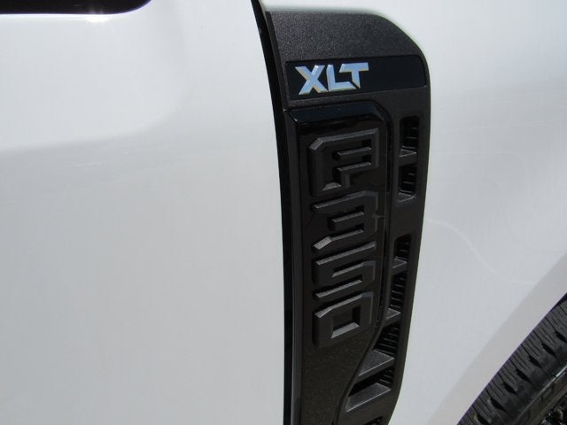 2026 Ford Super Duty F-350 SRW XLT