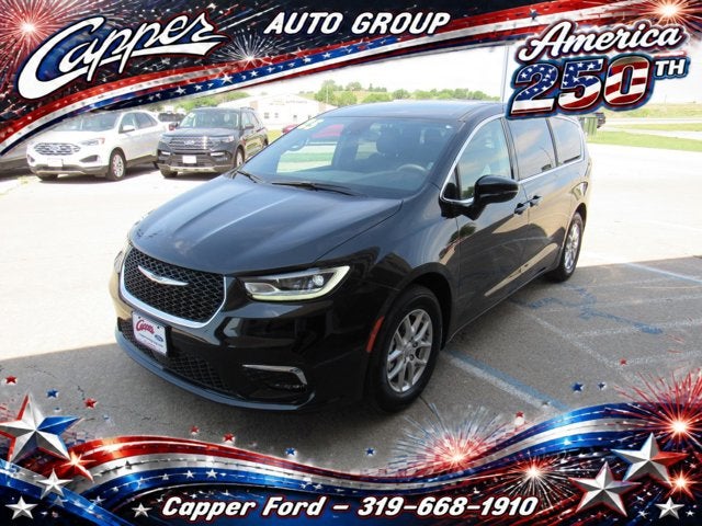 2025 Chrysler Pacifica Select