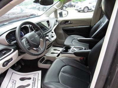 2023 Chrysler Pacifica Hybrid Touring L