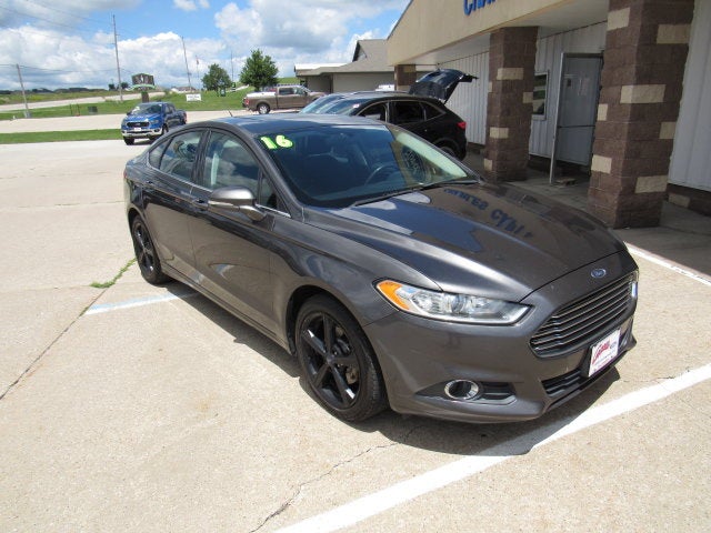 2016 Ford Fusion SE